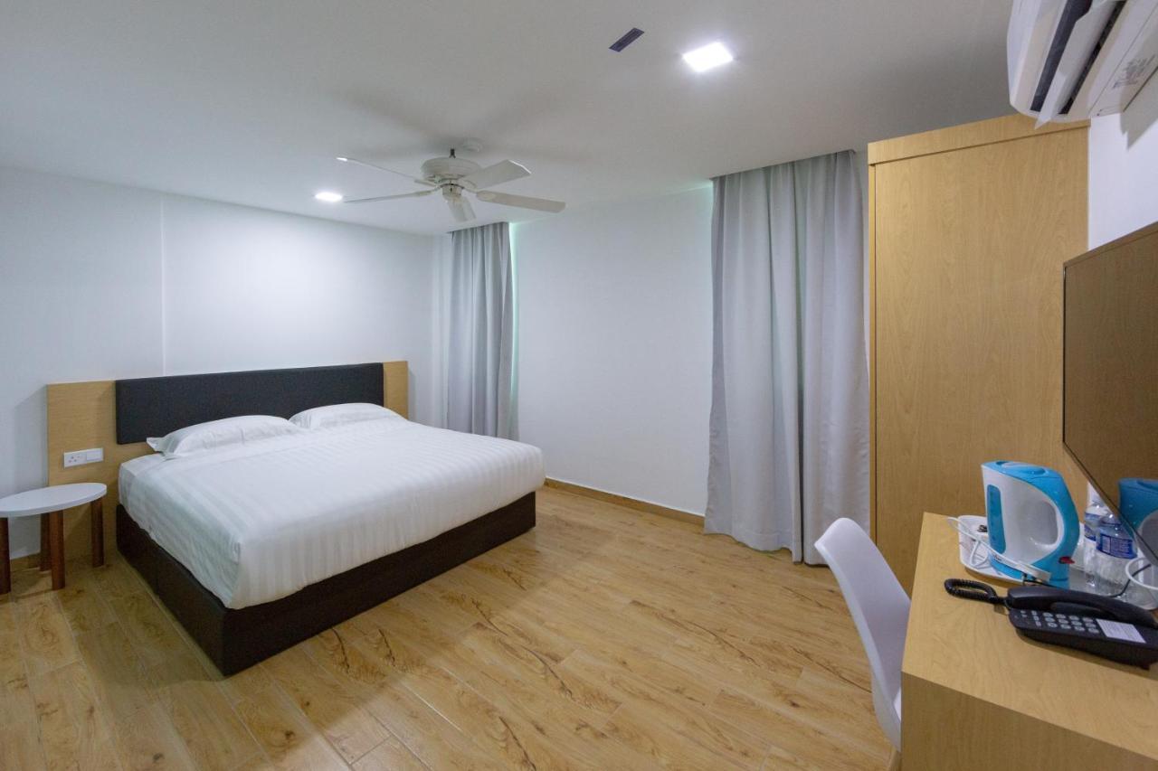 Elmark 2* Malacca
